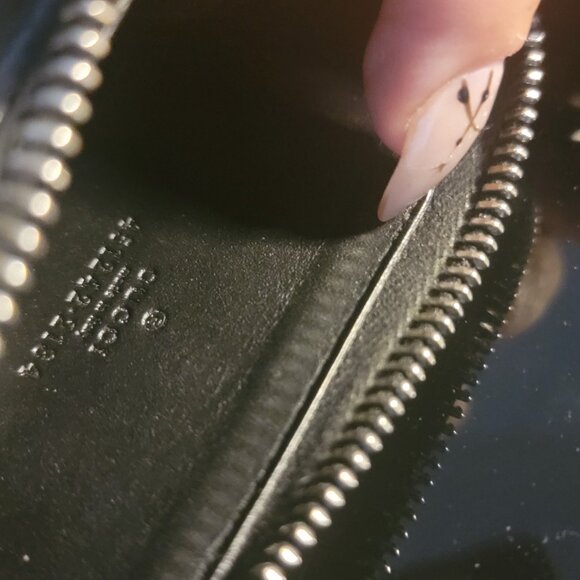 Gucci Black and Gray Signature Card Holder - Picture 3 of 3